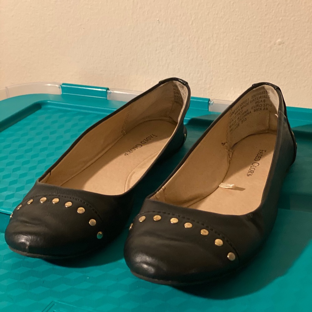 Women’s flats